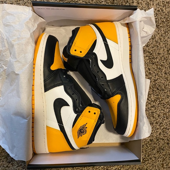 Jordan 1 Retro OG Taxi - Picture 2 of 2